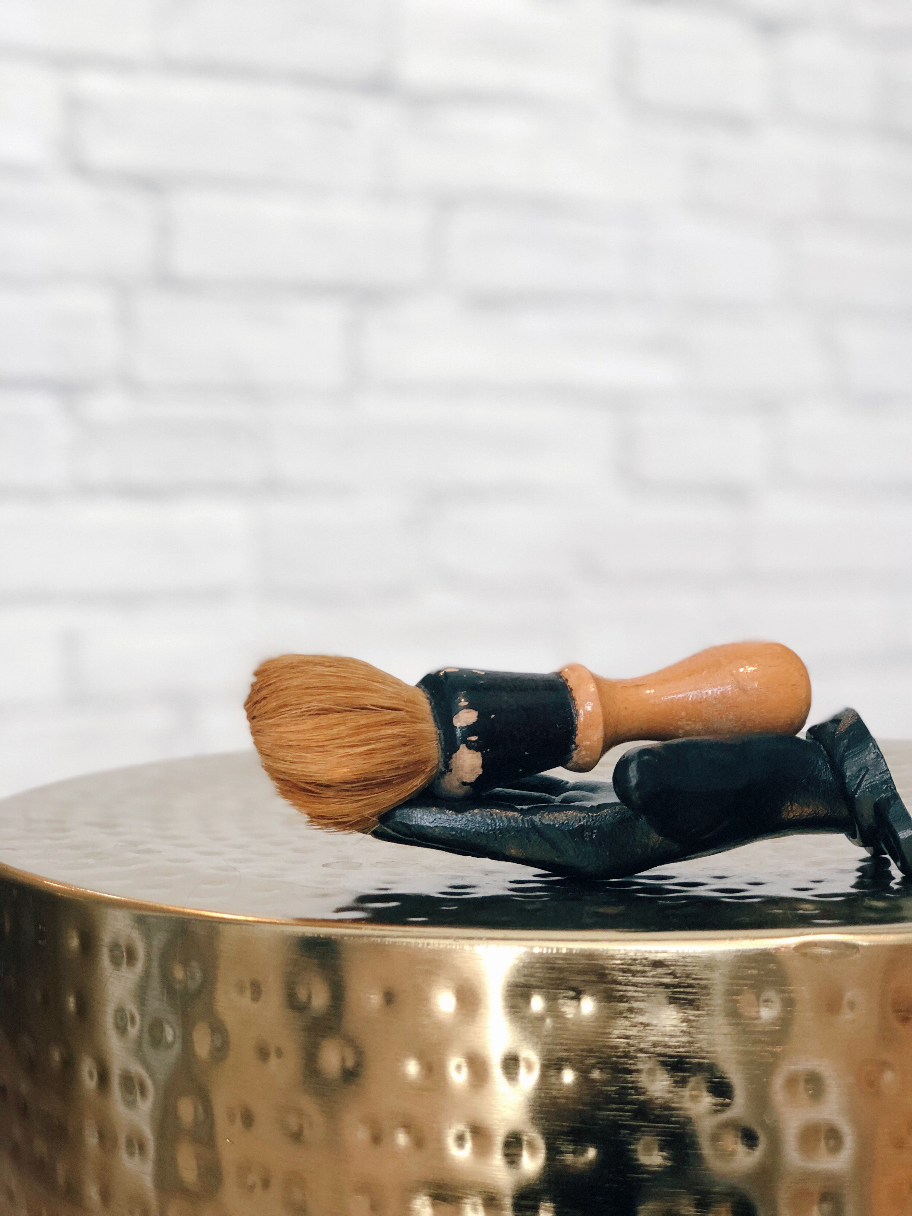 VINTAGE SHAVE BRUSH